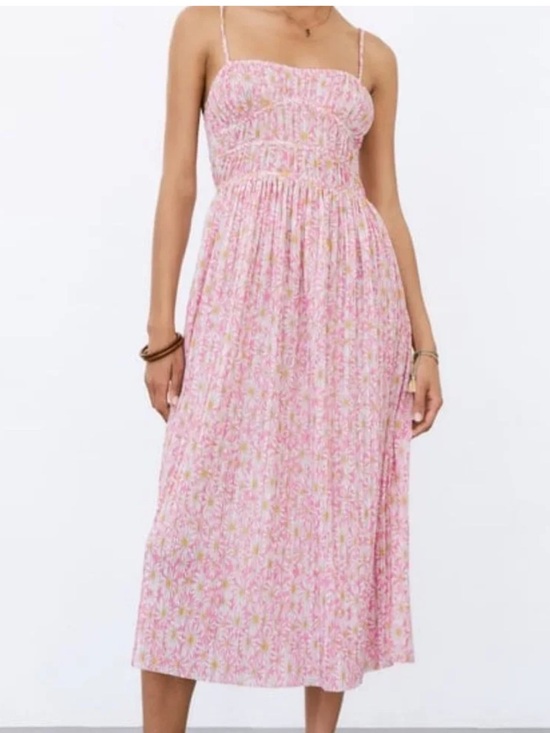 Zara Dresses & Skirts - ZARA - Pleated Printed Dress, pink daisy sundress size M